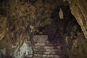 25 Alla grotta della Cornabusa